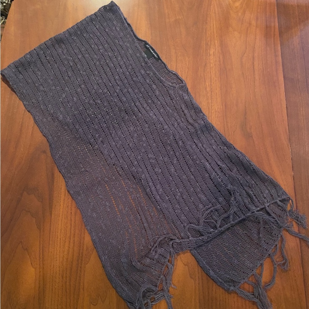 Women’s 52 Weekends grey shawl/scarf.